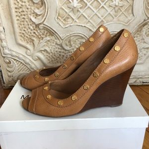 Tory Burch tan peep toe wedges, 8,5